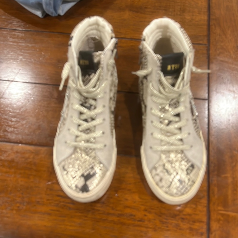 Steve Madden high tops